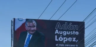AMLO regaña a ‘corcholatas’ de Morena por uso de espectaculares