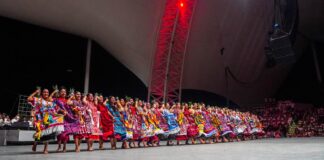Tarde pletórica de alegría con la Guelaguetza vespertina