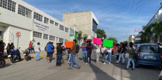 Padres de familia exigen salida de directora de colegio “Valladolid”