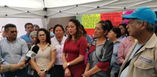 Urgen salida de químico en centro de salud 1