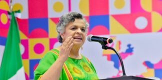 Beatriz Paredes ni se baja ni declina.