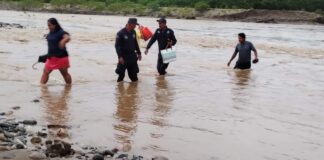 Colapsa Vado Provisional en Tonameca, se suspende paso a la comunidad