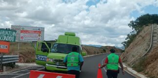 Brinda Protección Civil información ante cierre de vialidad hacia la Costa