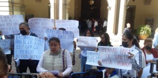 Familiares exigen liberación de ex secretario de acuerdos del TJAO