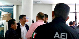 Realiza Fiscalía operativo en Semovi, asegura equipo de cómputo y documentos