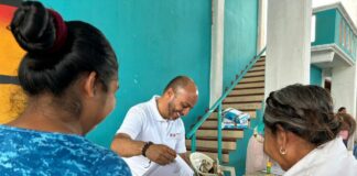 Lleva IFPA módulo de credencialización a artesanas de San Juan Colorado