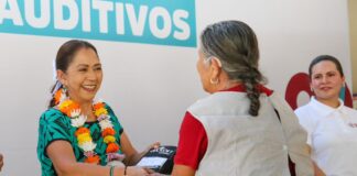 Habitantes de Valles Centrales, Costa e Istmo reciben de manera directa auxiliares auditivos y prótesis oculares