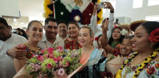 Con la alegría de sus tradiciones Oaxaca recibe a Claudia Sheinbaum