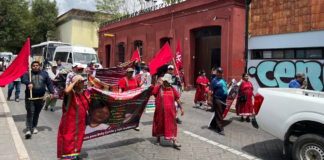 Marchan Triquis a 13 años del desplazamiento forzado de Copala