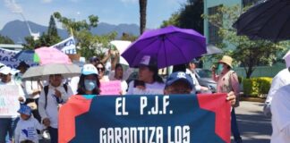 Marchan una vez más trabajadores del Poder Judicial en Oaxaca