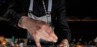 Fortalece Icapet la cooperación con la AHMO para dar cursos especializados en el sector hotelero