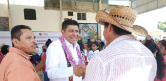 Anuncian inversión para caminos y cultura en San Juan Cacahuatepec, la tierra del universal Álvaro Carrillo