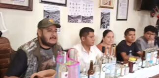 Productores de bebidas artesanales realizan Primera Plaza del Mezcal