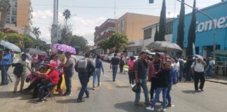 Personal de apoyo cierra accesos al ADO