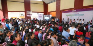 Cuida DIF Oaxaca salud visual, alimentaria y movilidad de habitantes de la Sierra Sur