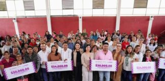 Con entrega de microcréditos, Gobierno de Oaxaca transforma la vida de oaxaqueñas