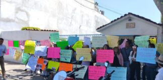 Maestros de la Técnica 84 en Etla, exigen reinstalación