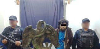 Policía Municipal de Oaxaca llega una hora después de que ladrón reincidente de cableado fuerA denunciado; lo han liberado 12 veces