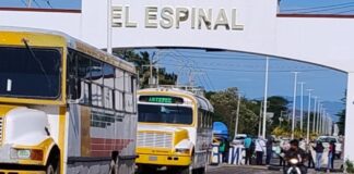 Normalistas de la ENUFI bloquean accesos a Ciudad Ixtepec