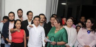 Quitan cargo a líder priista juvenil que protestó por intromisión de José Murat en el PRI de Oaxaca.