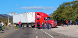 Por bloqueo magisterial, sin paso a Chiapas y Veracruz.