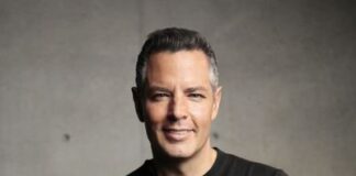 Renuncia Alejandro Murat al PRI.