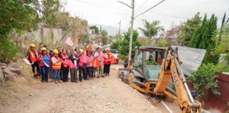 Reconocen vecinos de la colonia 7 regiones atención a una demanda histórica