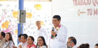 Anuncian programas de alimentación, campo y educación en Santa Catarina Minas, la cuna del mezcal