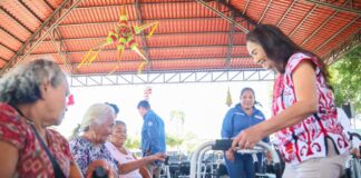 Reciben más aparatos funcionales y de movilidad habitantes de la Cuenca del Papaloapan