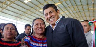 Fortalece Gobierno de Oaxaca infraestructura educativa y caminos de San Lucas Zoquiápam