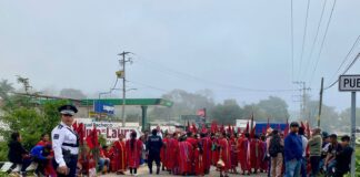 Instala bloqueos carreteros el MULT.