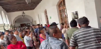 Comerciantes ambulantes piden a Neri espacios para temporada decembrina