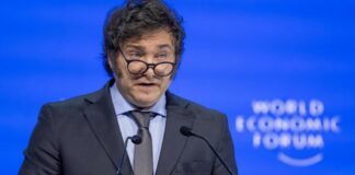 DETRÁS DE LA NOTICIA: Elegirán entre democracia y dictadura 74 países en 2024