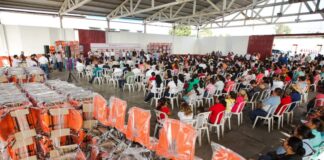 Entrega IEEPO más de 7 mdp en mobiliario, equipo e insumos a escuelas de nivel básico