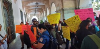 Protestan trabajadores del servicio de emergencia 911 y 089