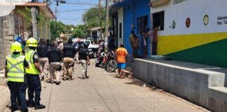 Ejecutan a tortilleros en Juchitán y familiares se llevan cuerpos en mototaxi