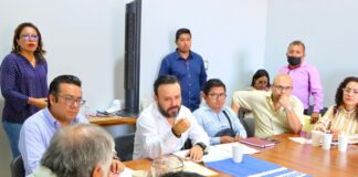 Dan atención a pobladores de San Pedro el Alto, Zimatlán