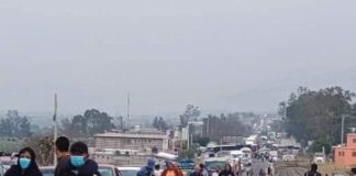 Continua bloqueo carretero en Matatlán