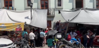 Protestan jubilados en edificio de la Sección 22, exigen atención