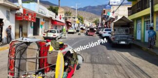 Se enfrentan transportistas en Teotitlán