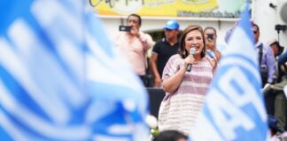 Pide Xóchitl Gálvez a AMLO abrir las puertas de Palacio Nacional a padres de los 43 normalistas de Ayotzinapa