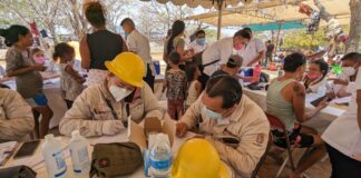 Brindan asistencia médica a caravana migrante en Tehuantepec