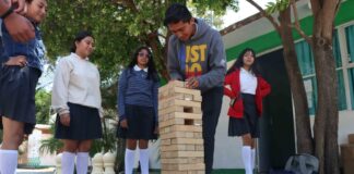 Participan bachilleres en pláticas de educación emocional y asertiva