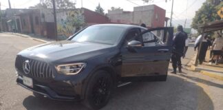 Lujosa camioneta atropella a mujer