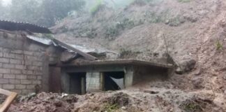 De un incendio forestal, comunidad de Oaxaca pasa a granizada que causa deslaves, sepulta viviendas y mata a 3 personas