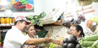 Christian Baruch reconoce labor de locatarios del Mercado 21 de marzo