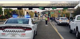 Normalistas toman la caseta de huitzo y piden la tradicional cuota voluntaria