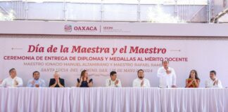 Participa Sergio López Sánchez en ceremonia para reconocer a docentes oaxaqueños