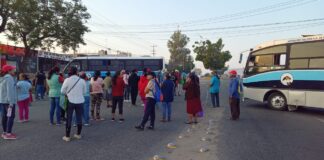 Colonos cierran crucero de la “Y” para exigir suministro de agua