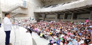 Nos cambió la vida; gracias al Presidente y al Gobernador: familias huatulqueñas